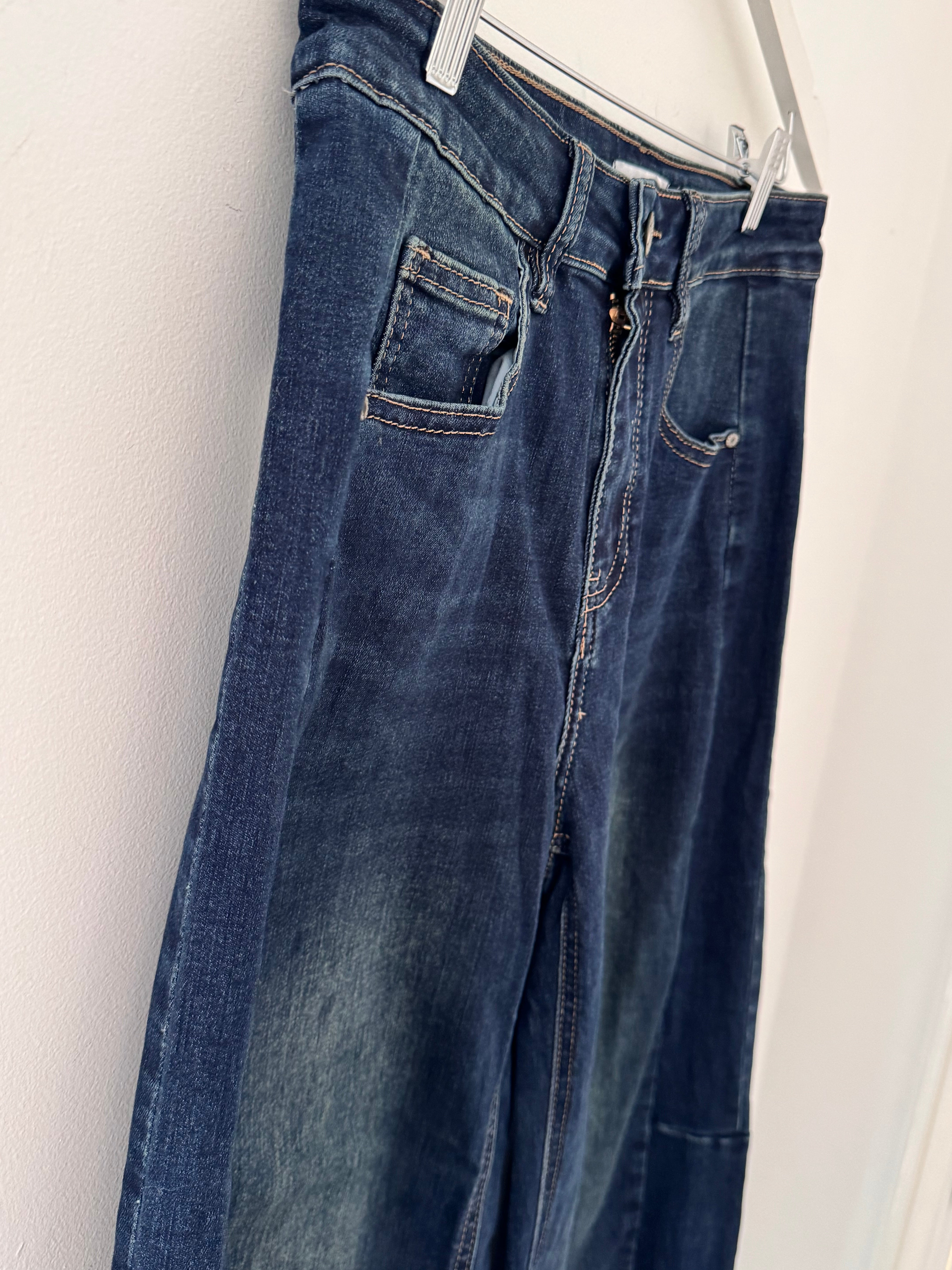 Barrel Leg Jeans in Dark Denim