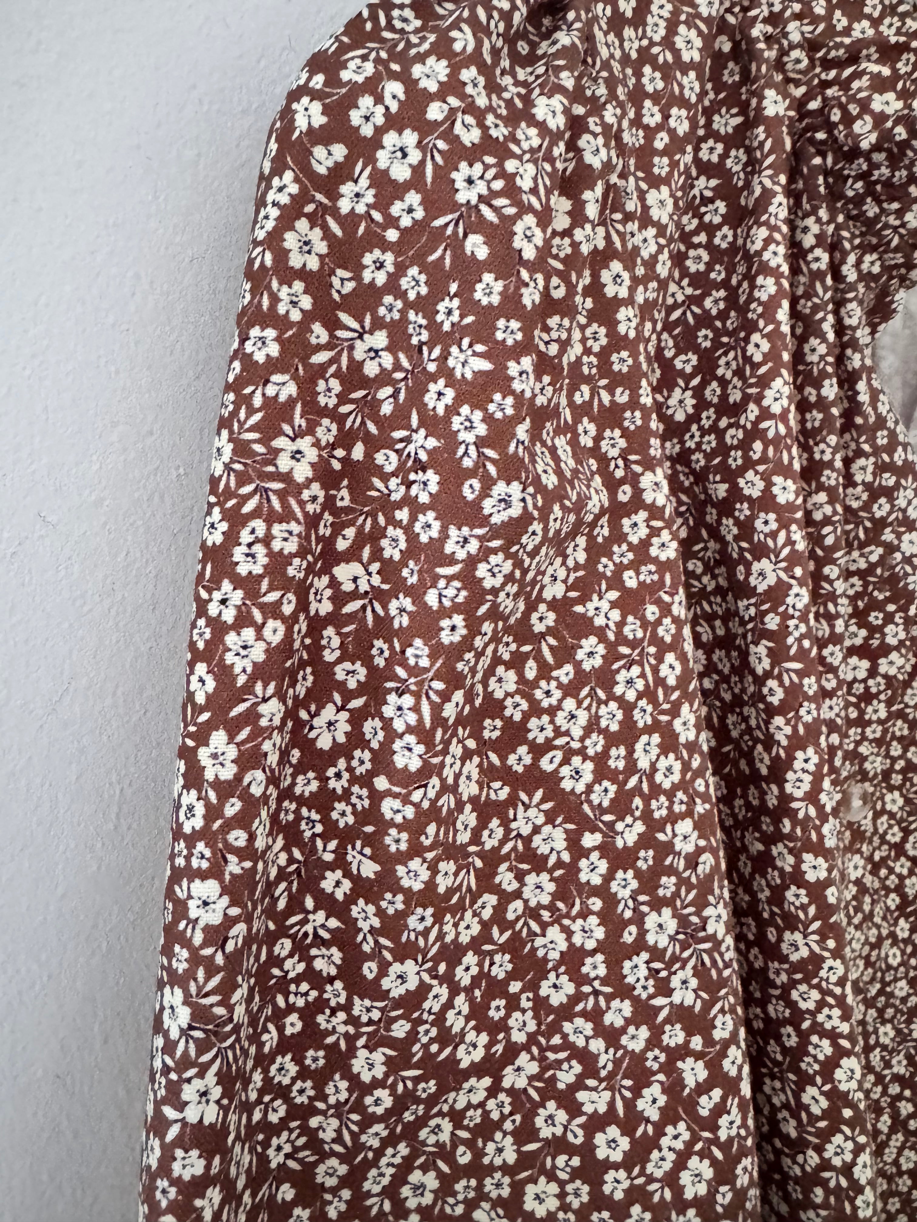 Ditsy Print Shirt in Chocolate