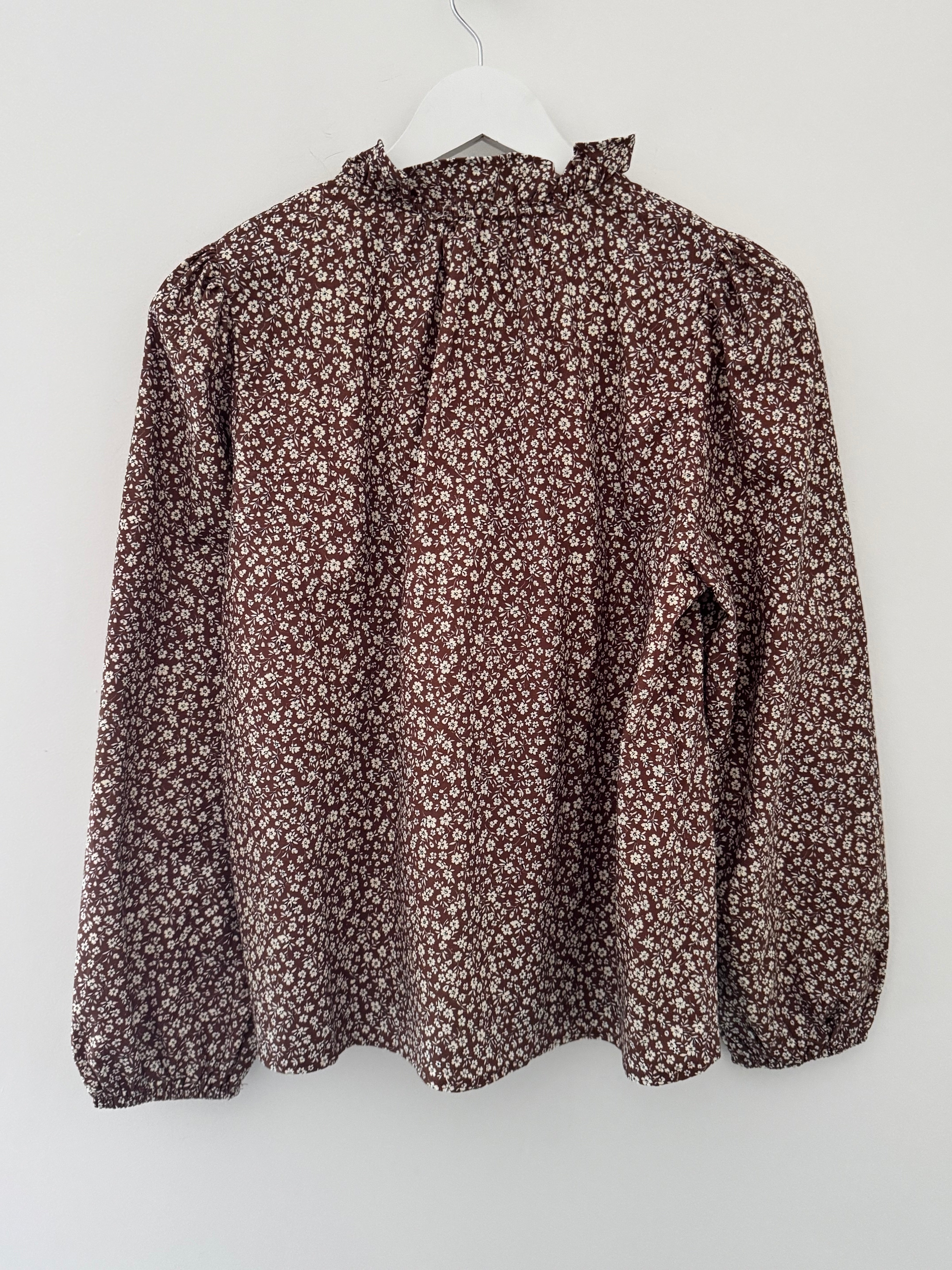 Ditsy Print Shirt in Chocolate