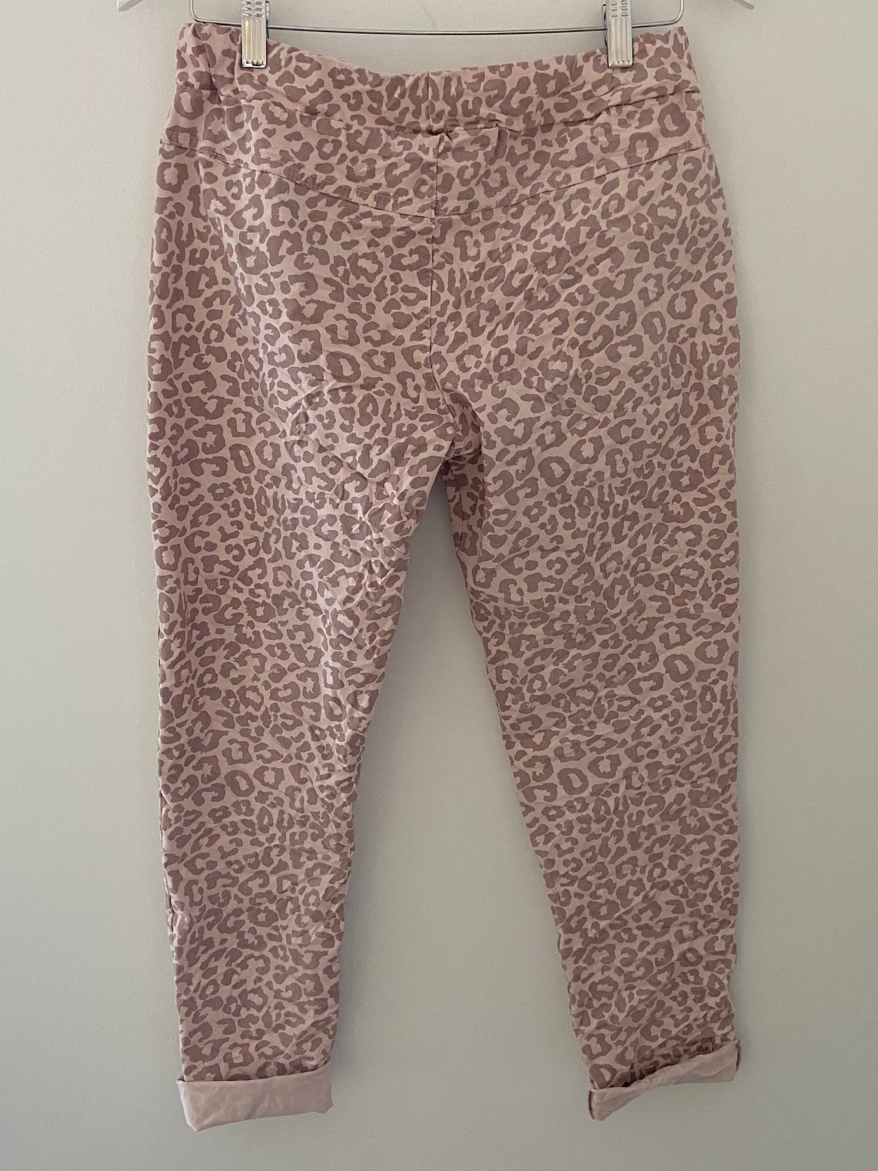 Slimfit Cotton Stretch Joggers in Pink Leopard