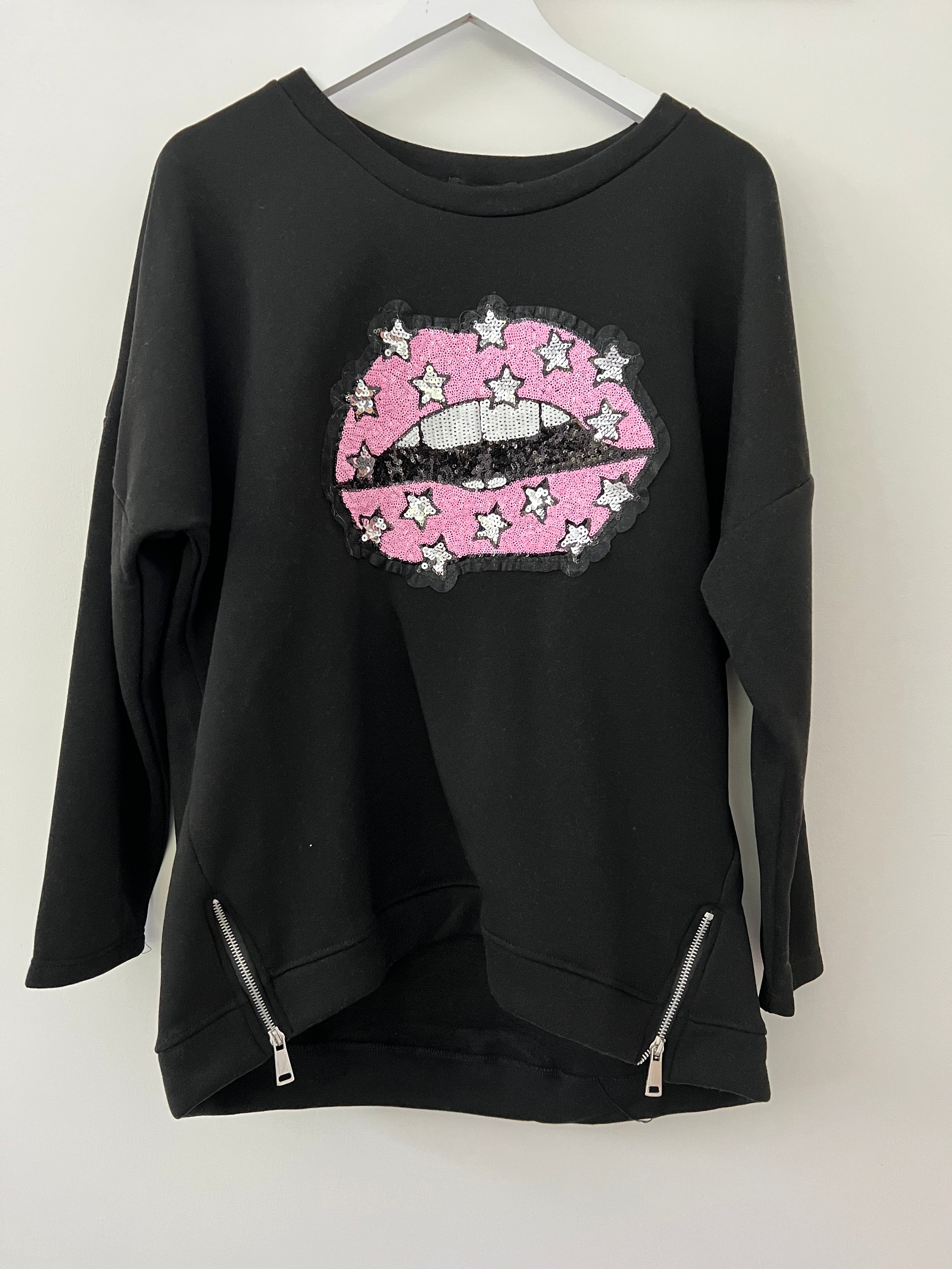 Sequin Lips Sweatshirt in Black