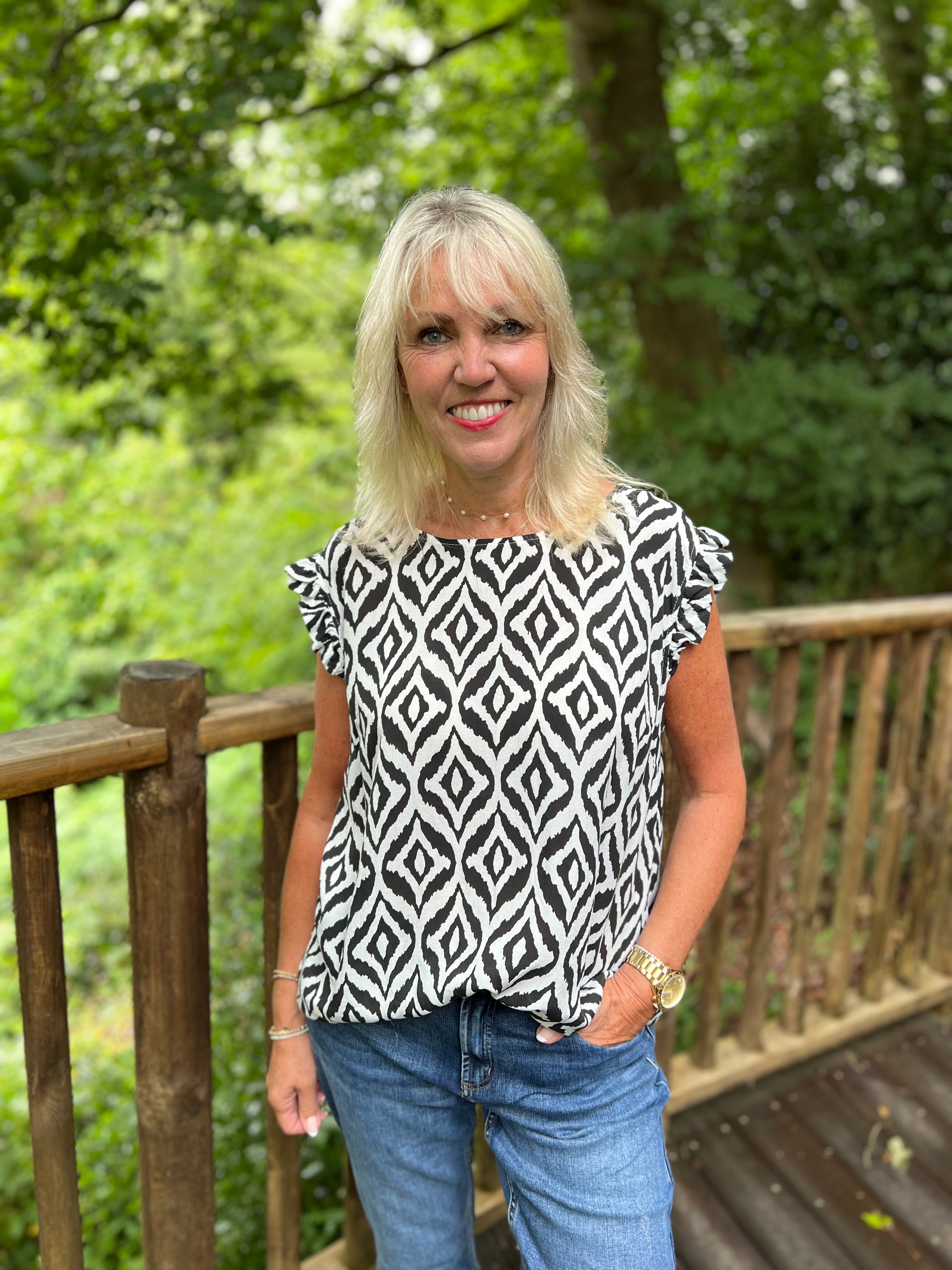 Frill Sleeve Top in Black & White Print