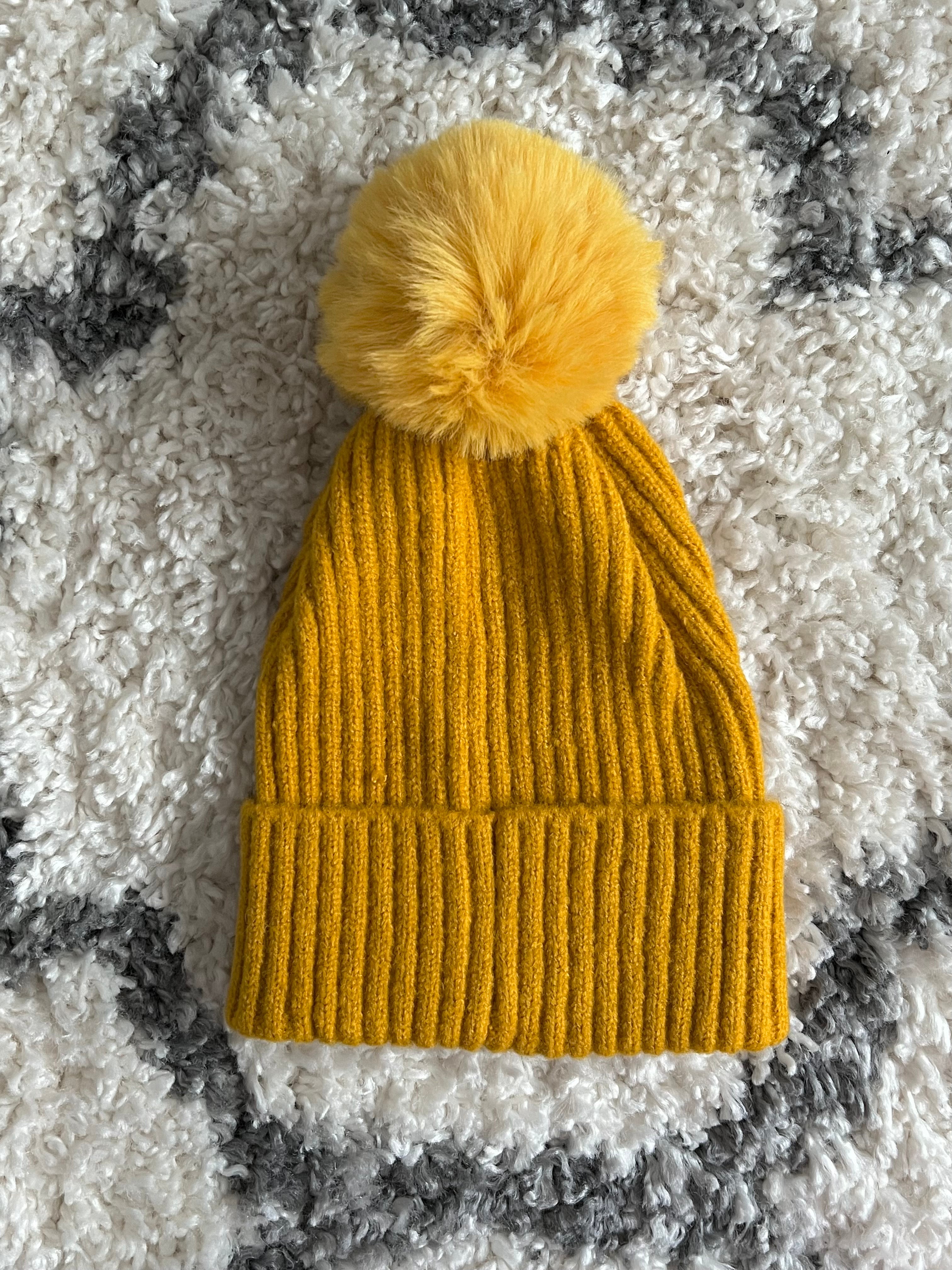 Star Bobble Hat in Yellow