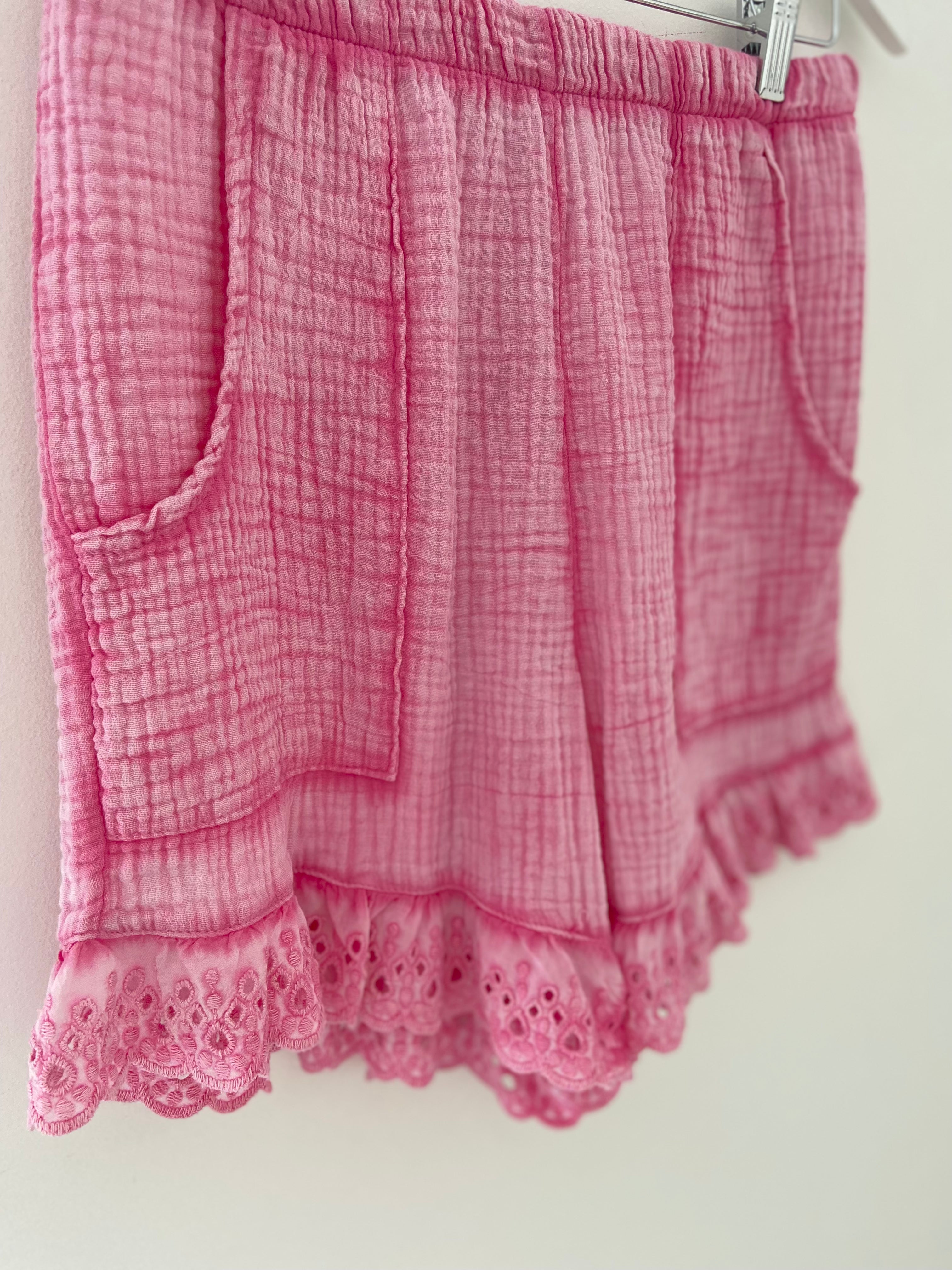 Cheesecloth Shorts in Pink