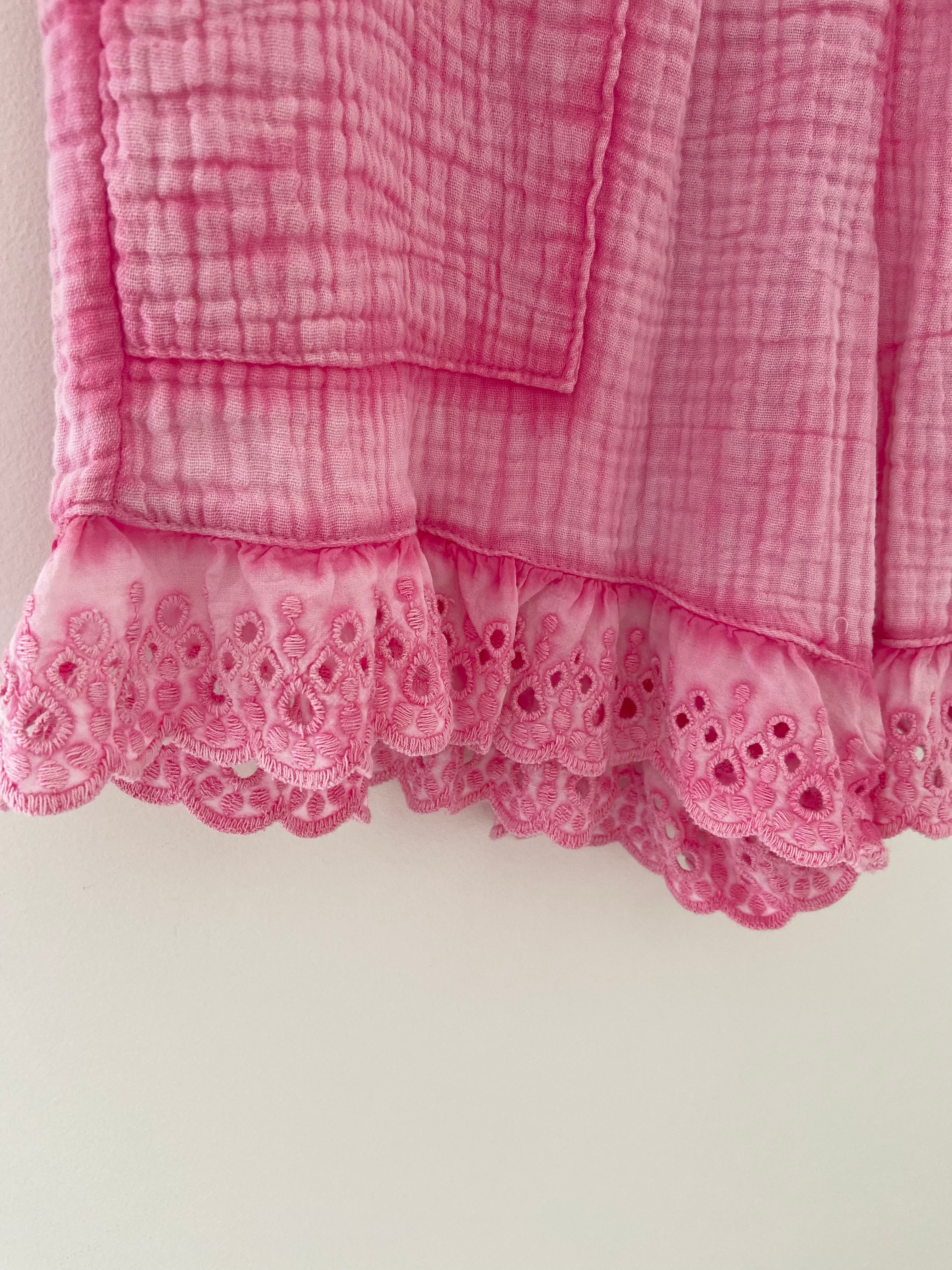 Cheesecloth Shorts in Pink