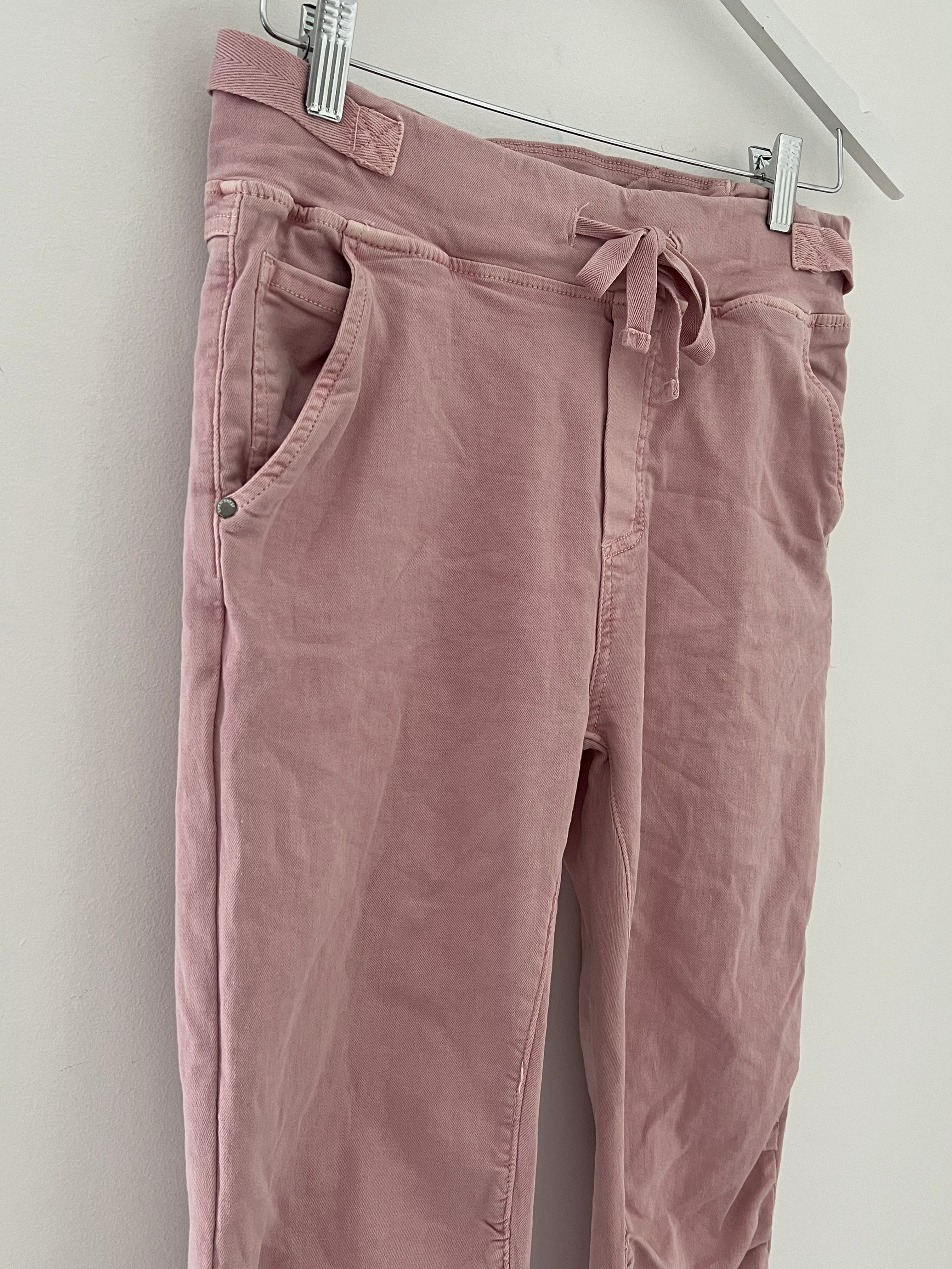 Jean Joggers in Soft Pink