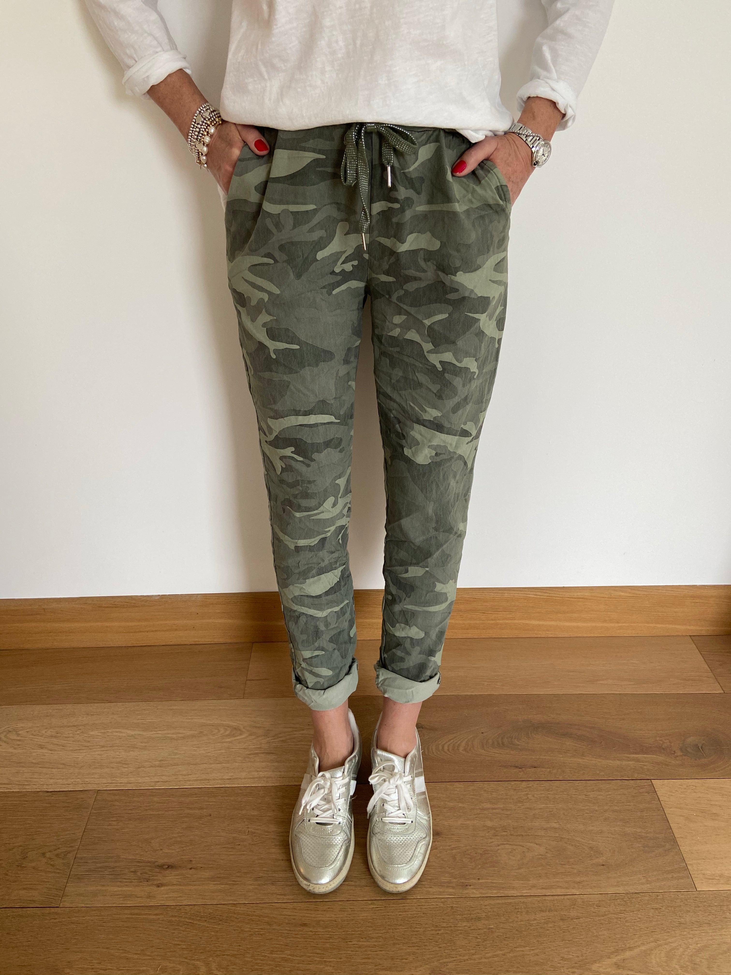 Super Stretch Joggers in Khaki Camo