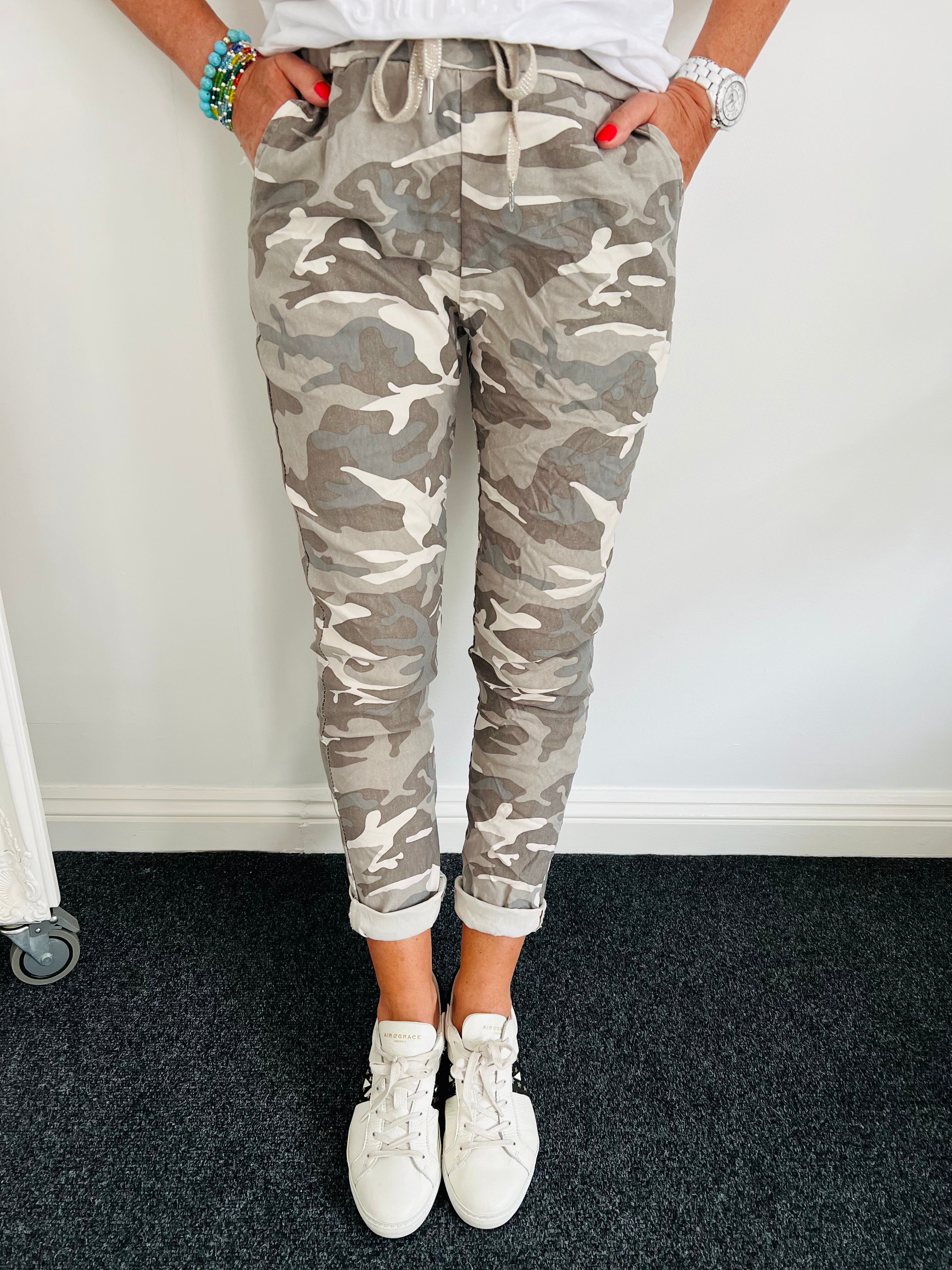 Super Stretch Joggers in Stone Camo