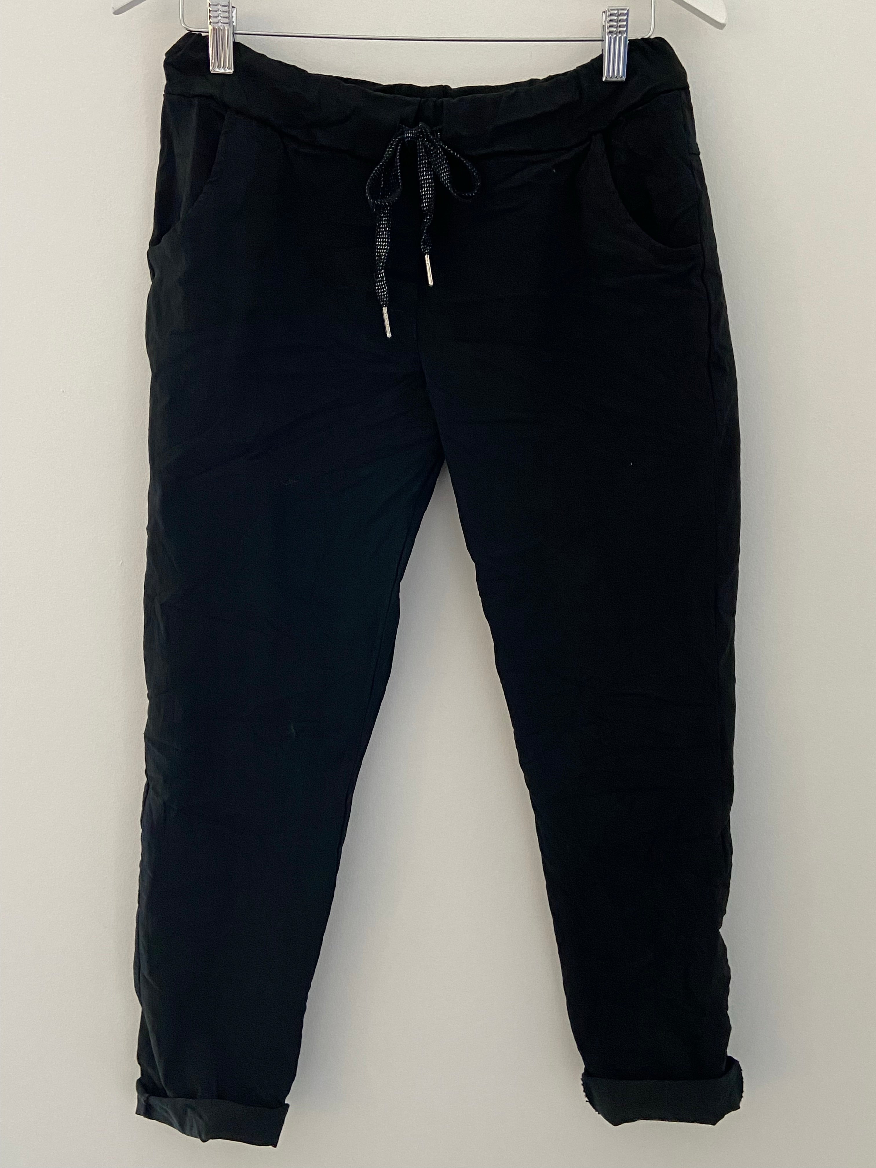 Slimfit Stretch Cotton Joggers in Black