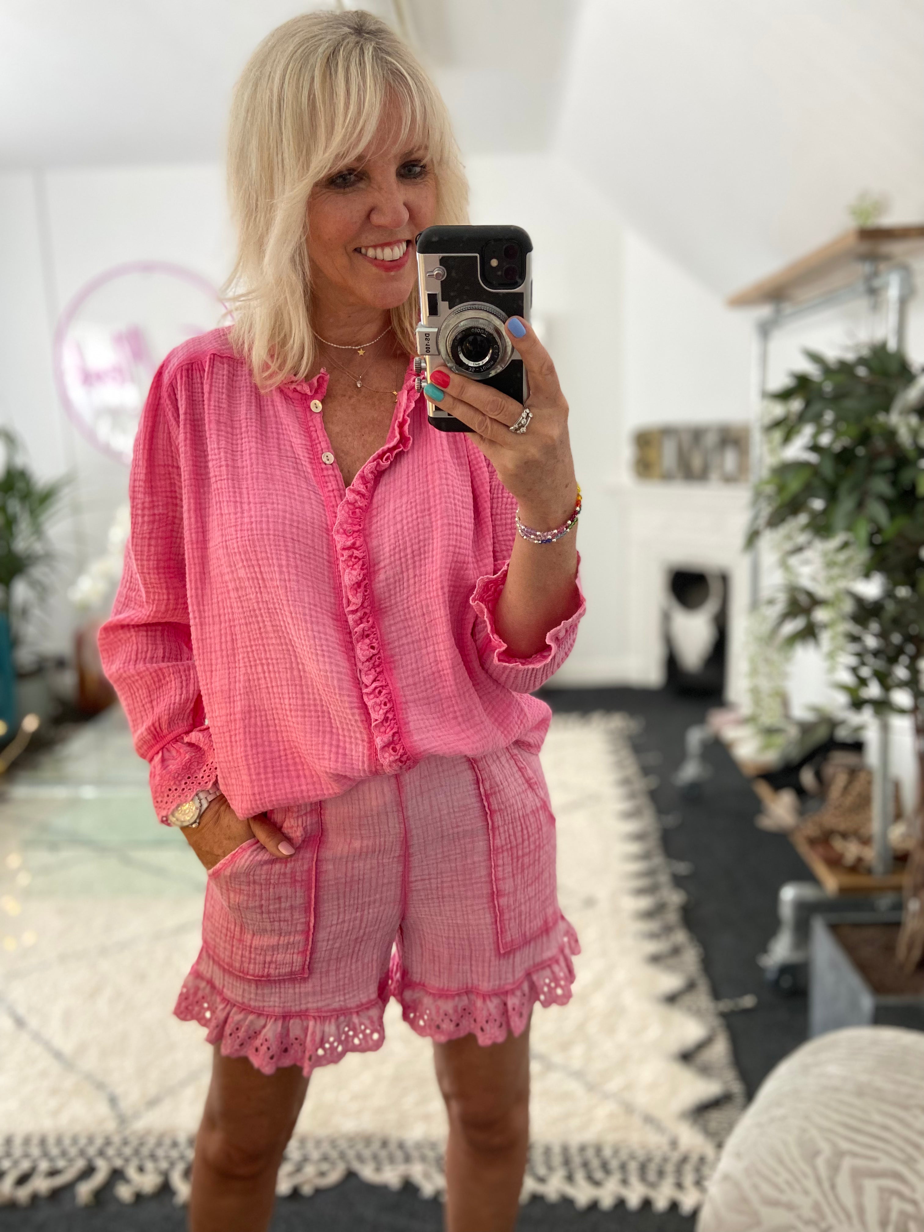 Cheesecloth Shorts in Pink